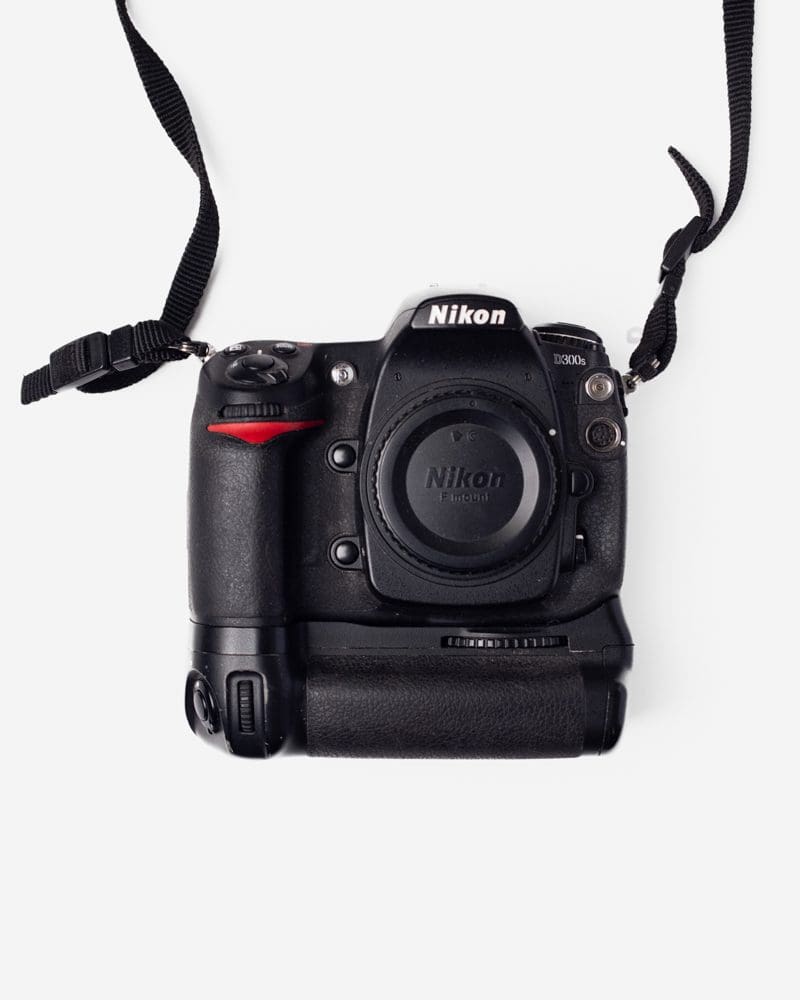 Nikon D300s＋MB-D10 Nikon D300 - Wikipedia